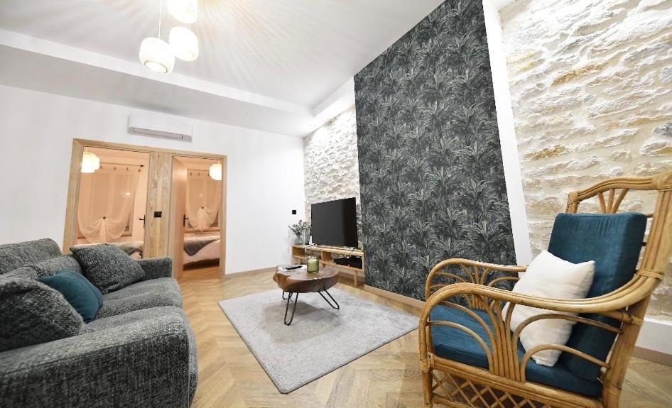 Carnot Place Bourgoin-Jallieu Exterior foto